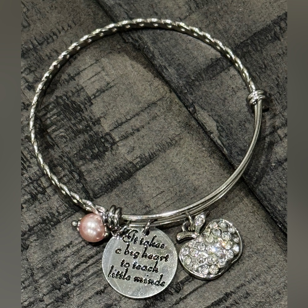 ☀️ NWOT - Alex & Ani Teacher Bangle